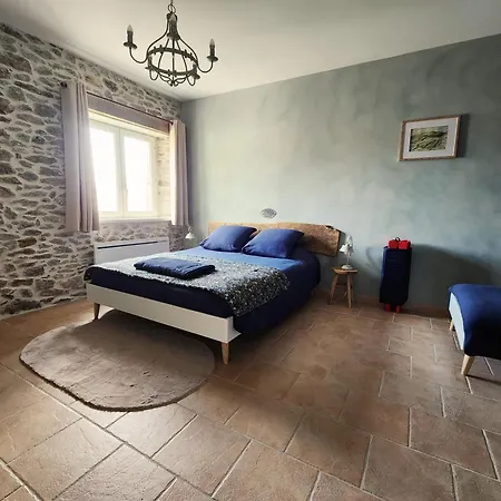 Bed & Breakfast La Source Du Bonheur Et Table D'hotes Rieupeyroux (Aveyron)