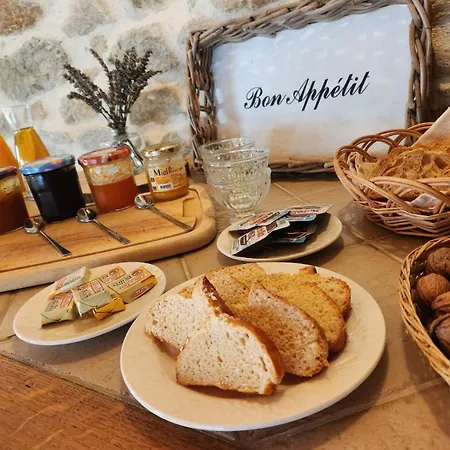 La Source Du Bonheur Et Table D'hotes Отель типа 