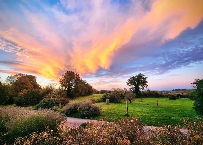 La Source Du Bonheur Et Table D'hotes 3* Rieupeyroux