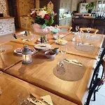 La Source Du Bonheur Et Table D'hôtes Couette-café Rieupeyroux (Aveyron)