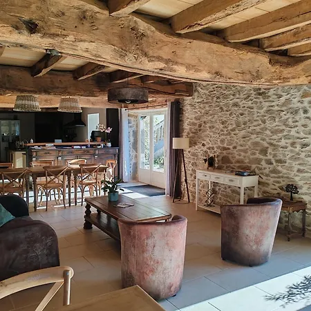 La Source Du Bonheur Et Table D'hotes Bed and breakfast 3*