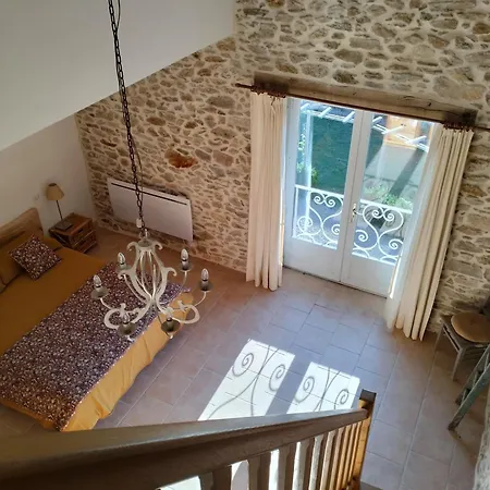 Bed and breakfast La Source Du Bonheur Et Table D'hotes 3*