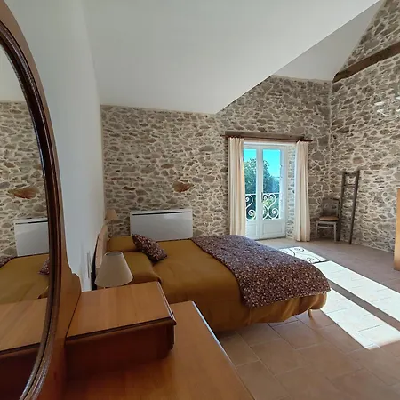 La Source Du Bonheur Et Table D'hotes Bed and breakfast