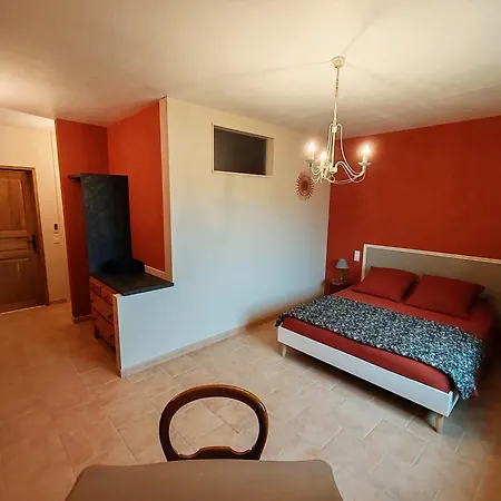 La Source Du Bonheur Et Table D'hotes Rieupeyroux