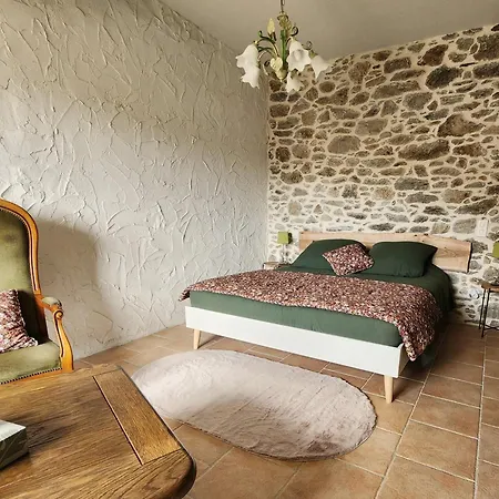 La Source Du Bonheur Et Table D'hotes Bed and breakfast