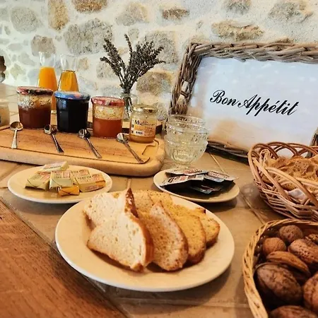 Bed and breakfast La Source Du Bonheur Et Table D'hotes