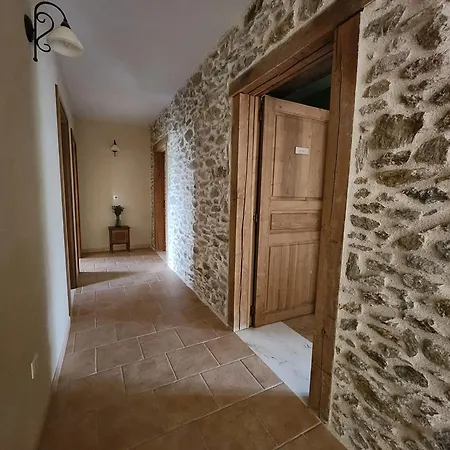 La Source Du Bonheur Et Table D'hôtes 3*
