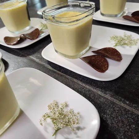 La Source Du Bonheur Et Table D'hotes Отель типа 