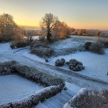 La Source Du Bonheur Et Table D'hotes Bed & Breakfast