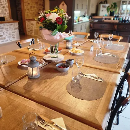 Bed & Breakfast La Source Du Bonheur Et Table D'hotes 3*