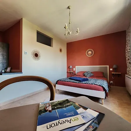 Bed & Breakfast La Source Du Bonheur Et Table D'hotes