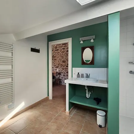 La Source Du Bonheur Et Table D'hotes Bed & Breakfast
