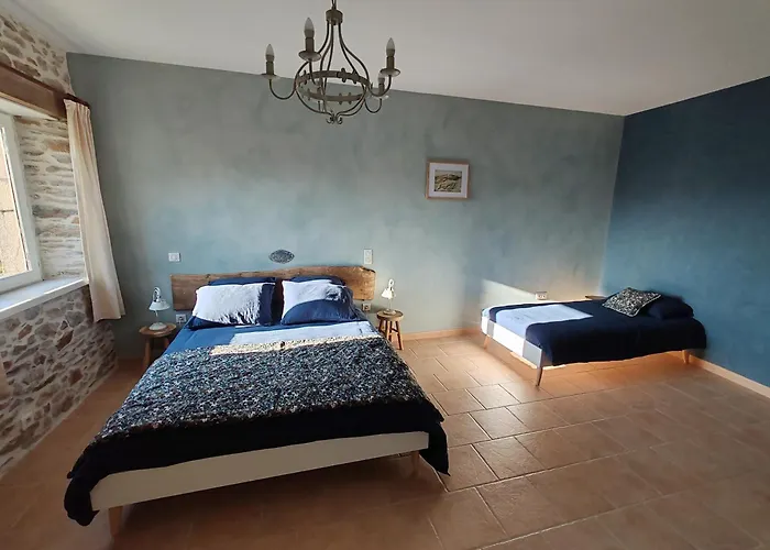 La Source Du Bonheur Et Table D'hotes 3*