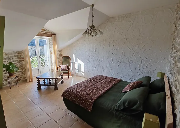 Oda ve Kahvaltı La Source Du Bonheur Et Table D'hotes 3*