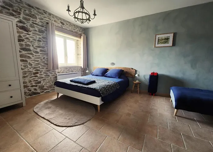 Bed & Breakfast La Source Du Bonheur Et Table D'hotes Rieupeyroux (Aveyron)