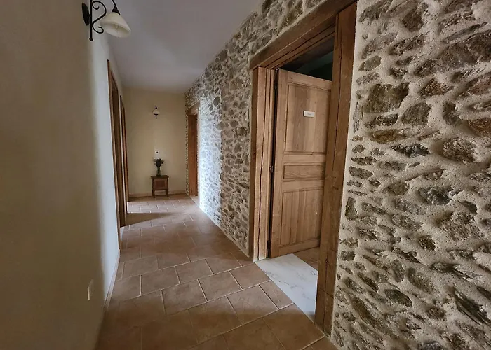 La Source Du Bonheur Et Table D'hotes 3*