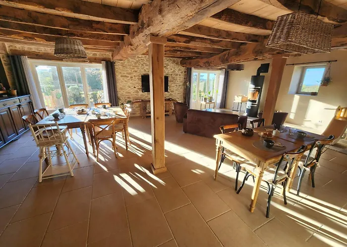 La Source Du Bonheur Et Table D'hotes 3*