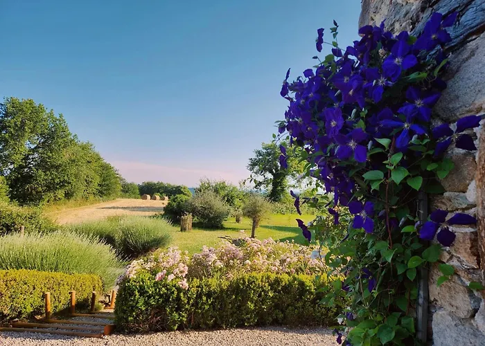 Bed & Breakfast La Source Du Bonheur Et Table D'hotes 3*