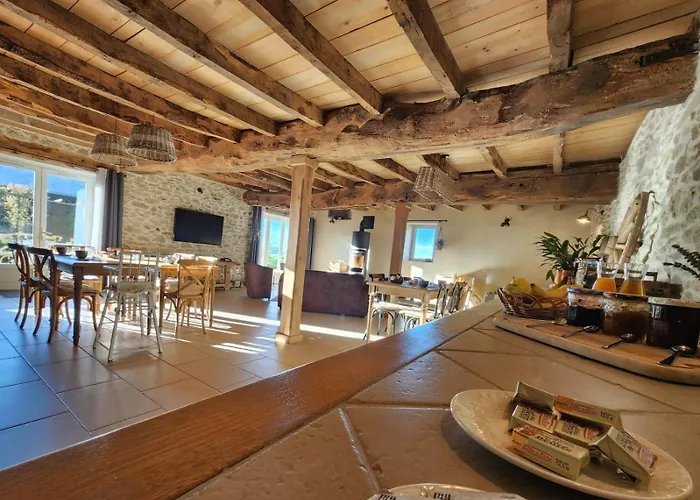 Oda ve Kahvaltı La Source Du Bonheur Et Table D'hotes 3*